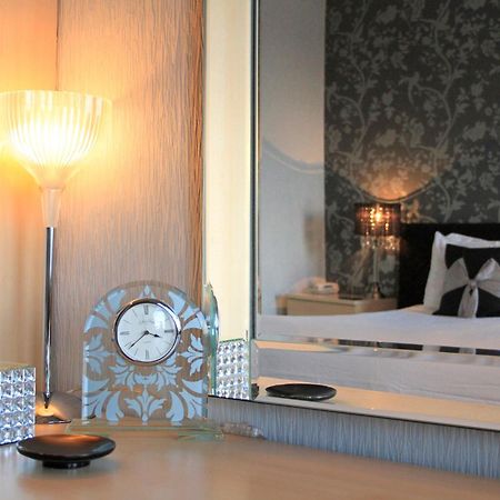 The Paragon - Guest Accommodation สการ์โบโรห์ ภายนอก รูปภาพ